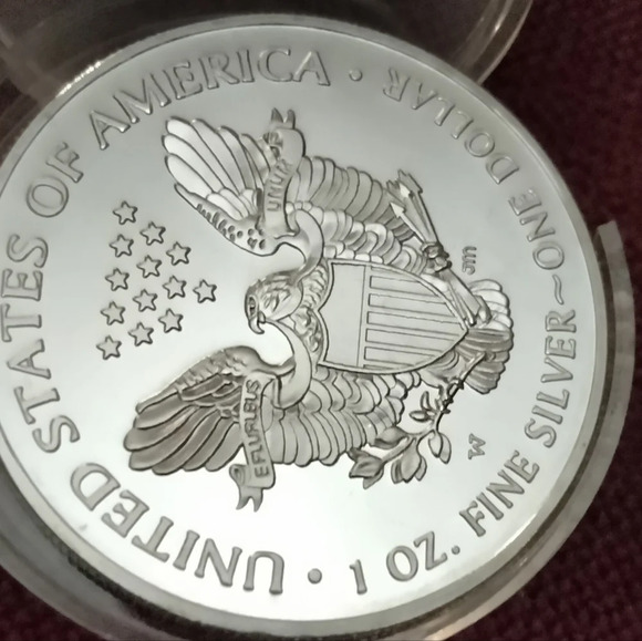 1 ounce of fine silver"SlLVER EAGLE' Coin - Picture 6 of 12